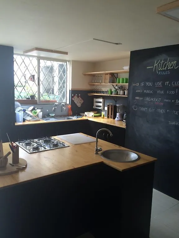 Blackpine Hostel Медельин Колумбия