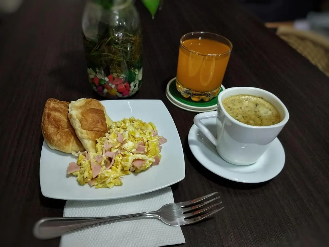 Blackpine Hostel Медельин Колумбия